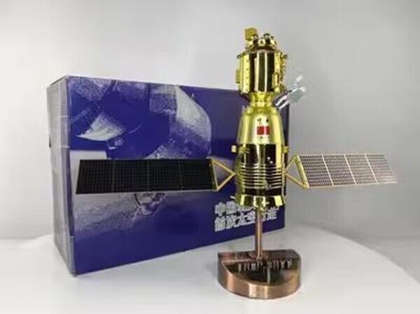 1:40 45CM Shenzhou 7 Manned Spacecraft Diecast Aerospace Model