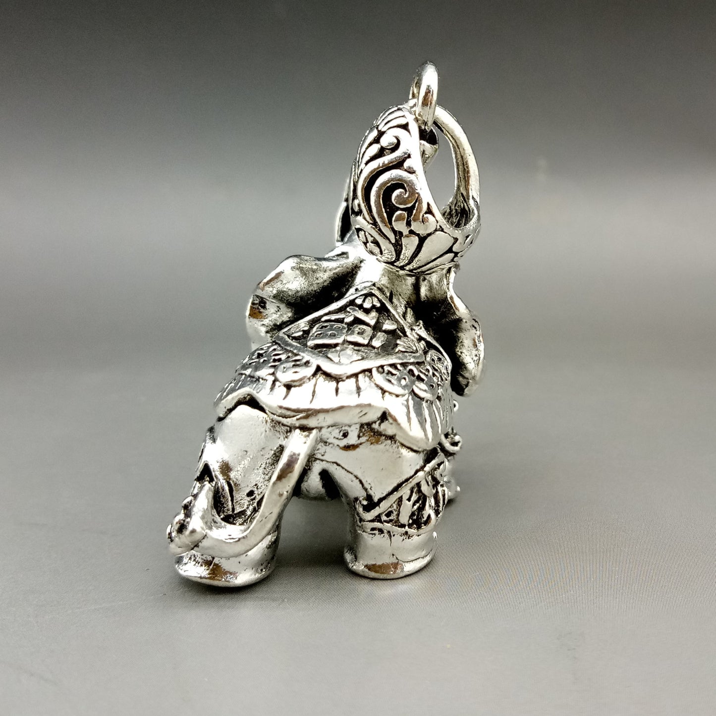Tibet Silver Hand Carved lucky coin Elephant Pendant Asian Collectable