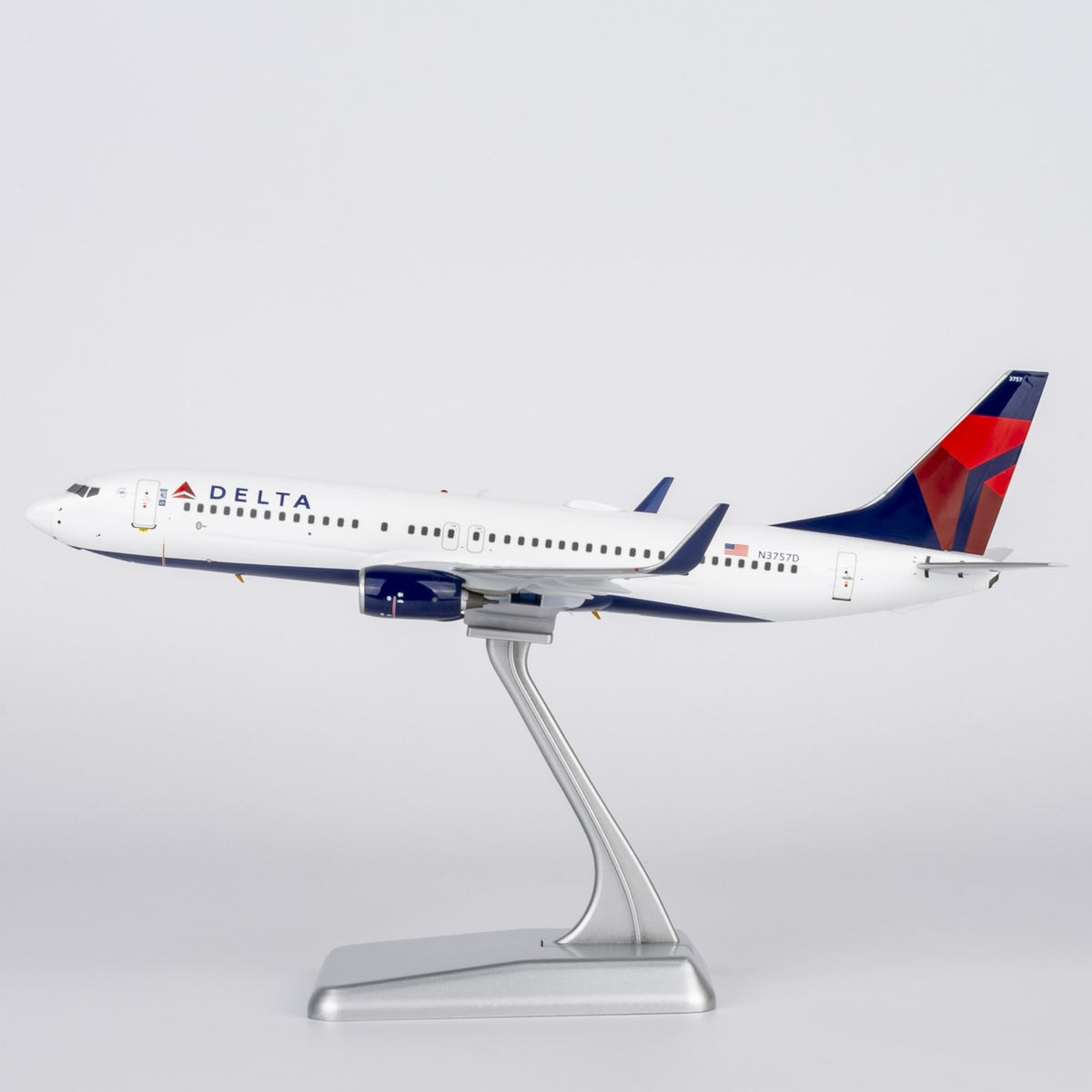 1:200 NGmodels Delta Air Lines B737-800 Passenger Diecast Airplane Model