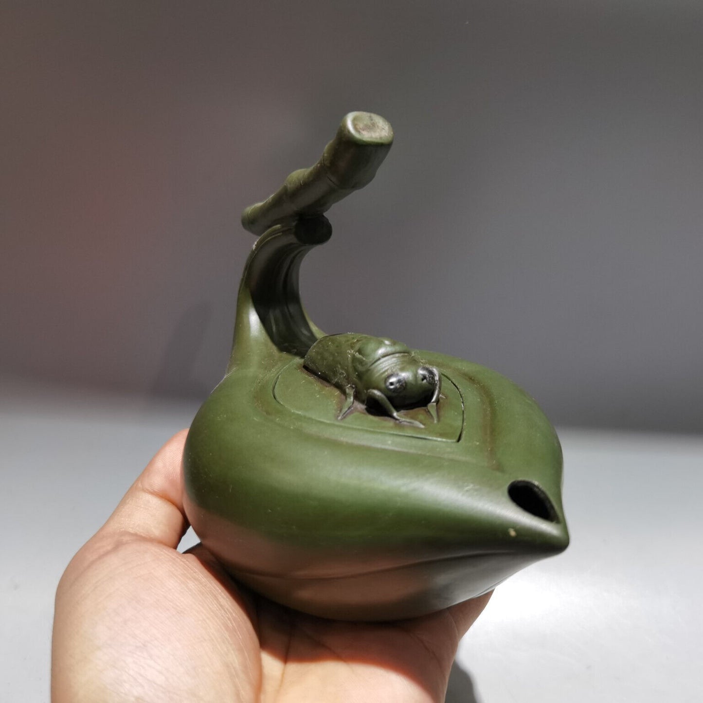 Chinese Yixing Zisha Clay Handmade Exquisite Teapot（灵蝉壶 低款：蒋蓉）