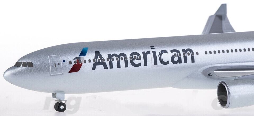 1:200 35CM Hogan BRITISH AIRWAY BOEING 747-400 Passenger Plane ABS Plastic Model