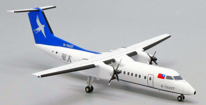 1:200 JC Wings Great China Air Dash 8-Q300 Airplane Diecast Aircraft Model