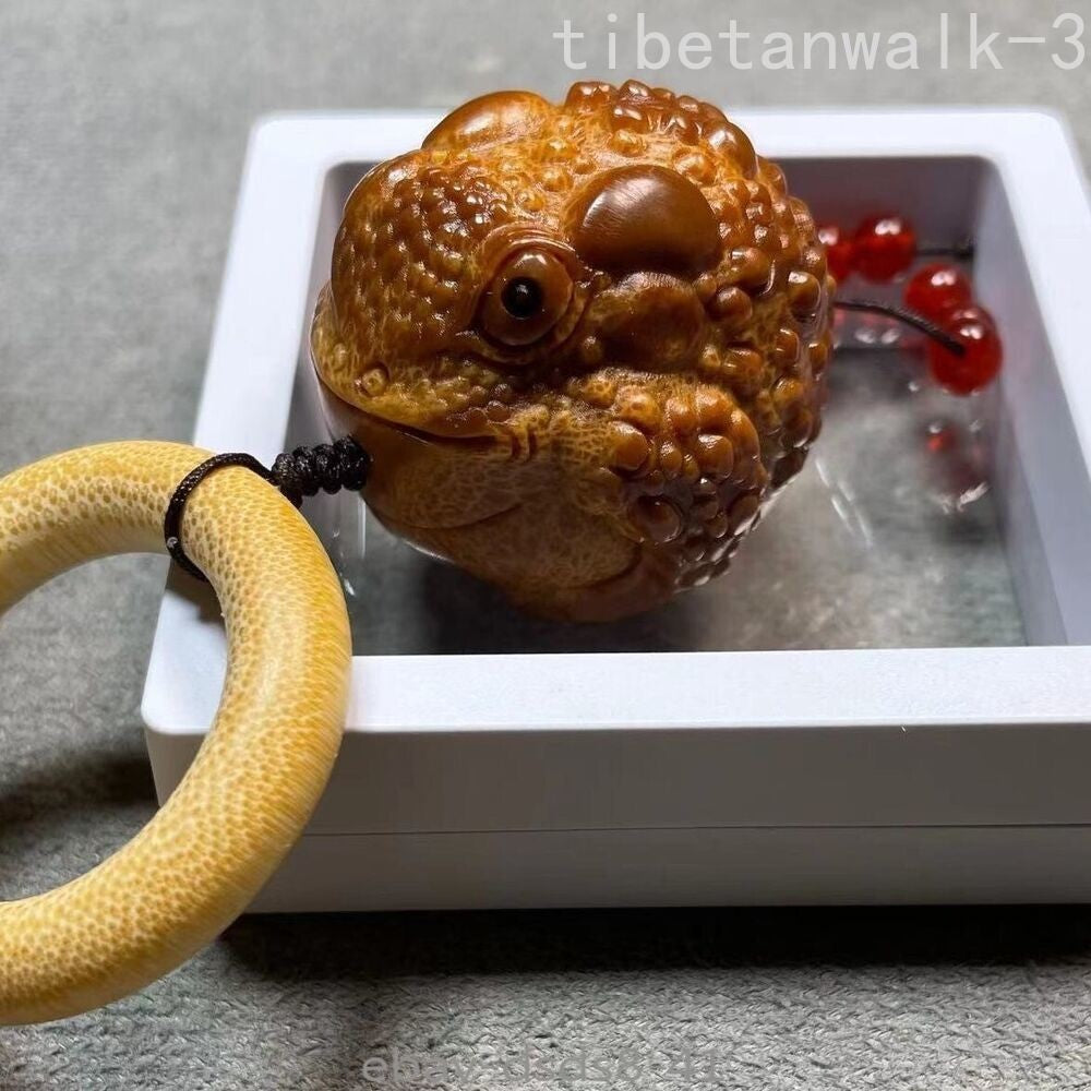 Olive Nut Hand Carved 3 Legged Toad Statue Pendant Beads Chain Amulet Gift
