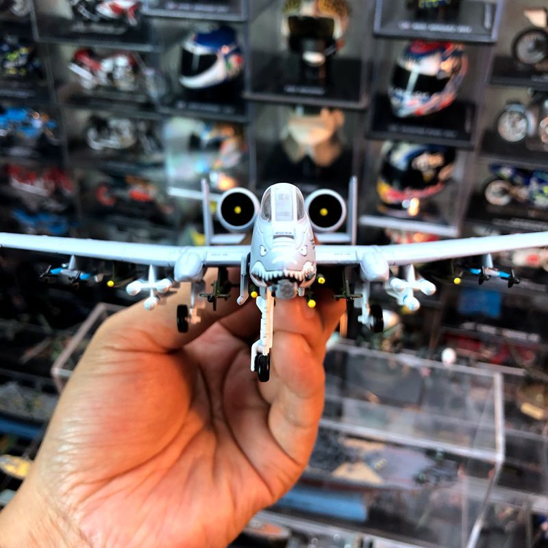 1: 100 A-10A Shark Head Coating Aircraft Model Alloy