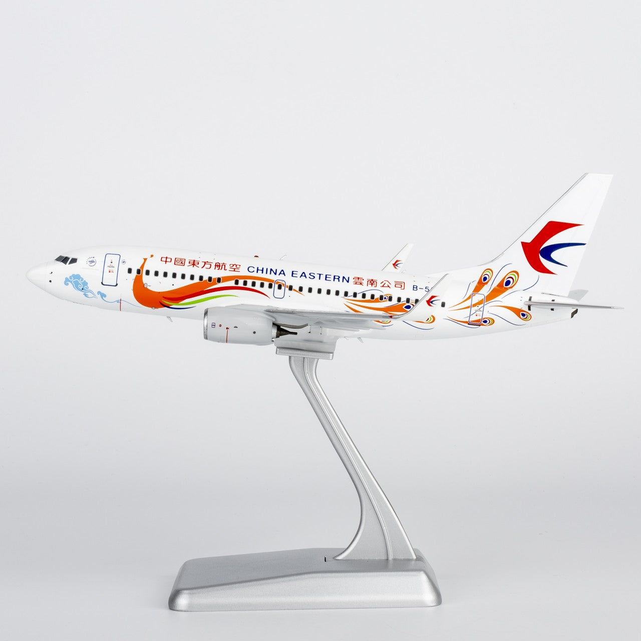 1:200 NGmodels China Eastern B737-700 Passenger Airplane Diecast Plane Model