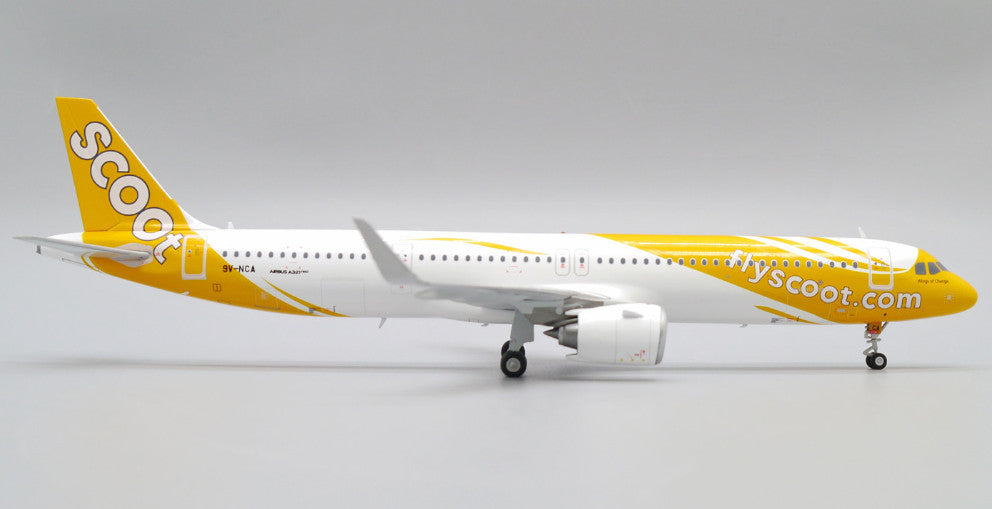 1:200 JC Wings Flyscoot AIRBUS A321neo Passenger Airplane Diecast Aircraft Model