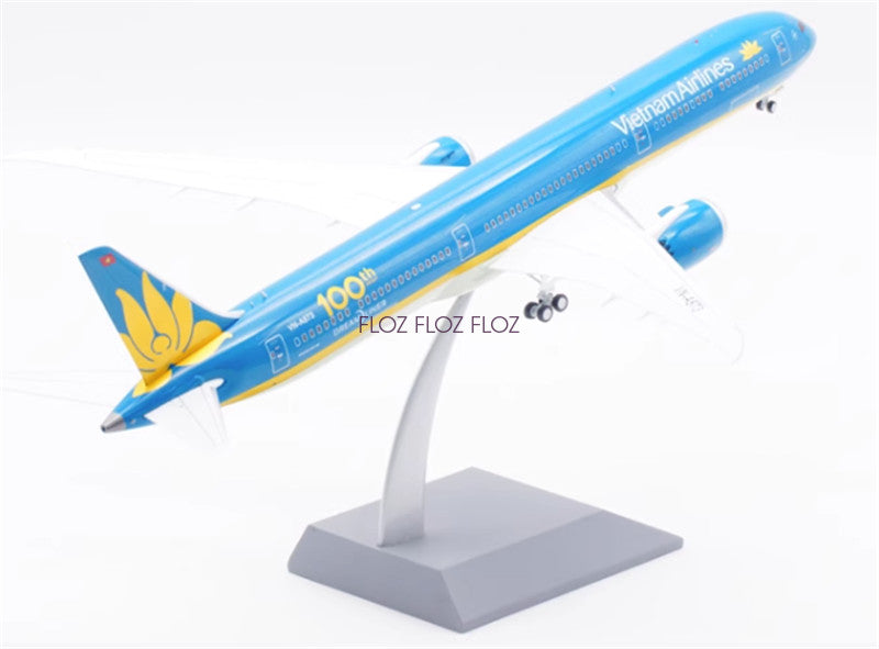 Inflight Vietnam Airlines for Boeing B787-10 VN-A873 100th 1:200 Aircraft Model