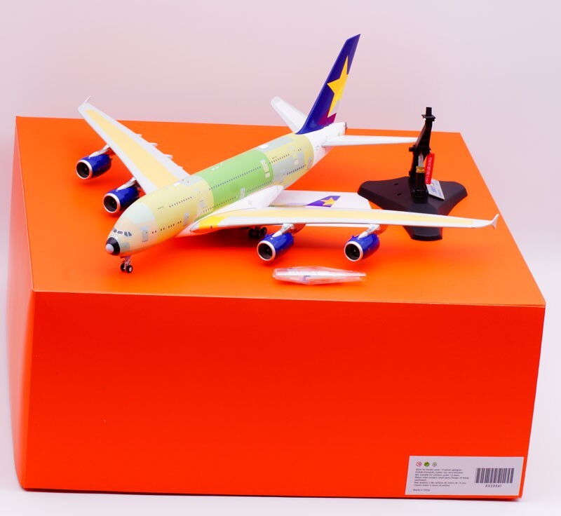 1:200 37CM JC Wings SKYMARK AIRBUS A380 Passenger Plane Diecast Aircraft Model