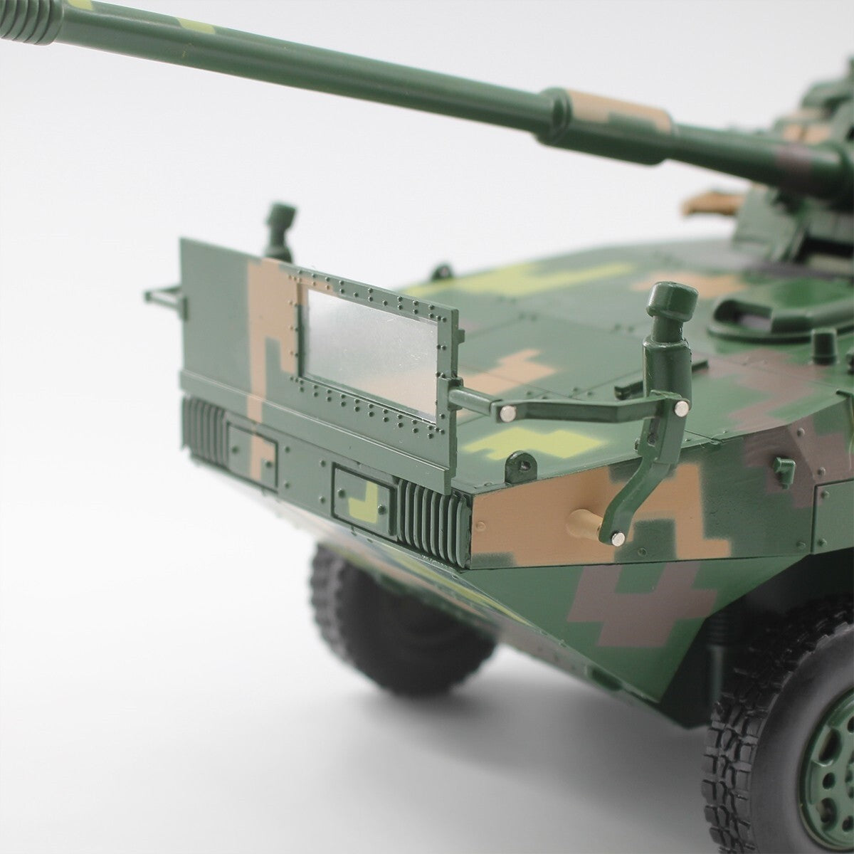 42CM 1:22 ZTL-11 105MM Wheeled Self-propelled Assault Gun Diecast Armor Model