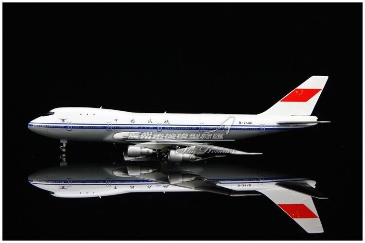 1:400 Phoenix CAAC BOEING 747-200 Passenger Airplane Diecast Aircraft Model