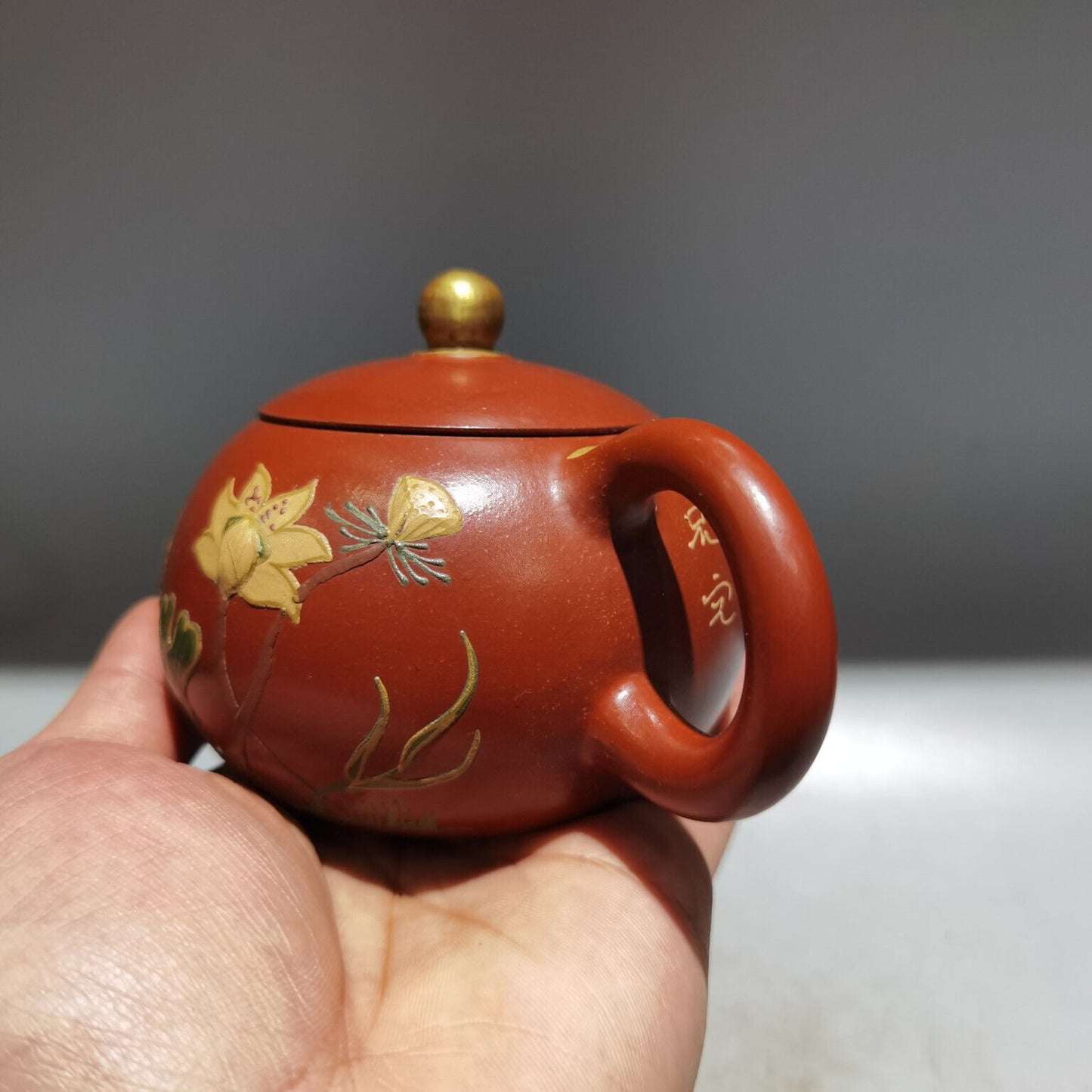 Chinese Yixing Zisha Clay Handmade Exquisite Teapot （描金西施壶 底款：顾景舟)