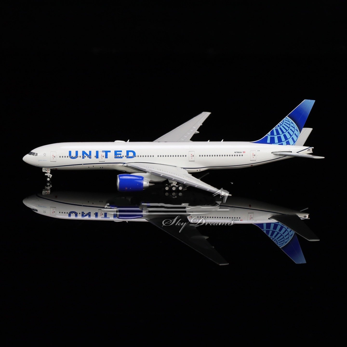1:400 Geminijets United Airlines Boeing 777-200ER N798UA Airplane Diecast Model