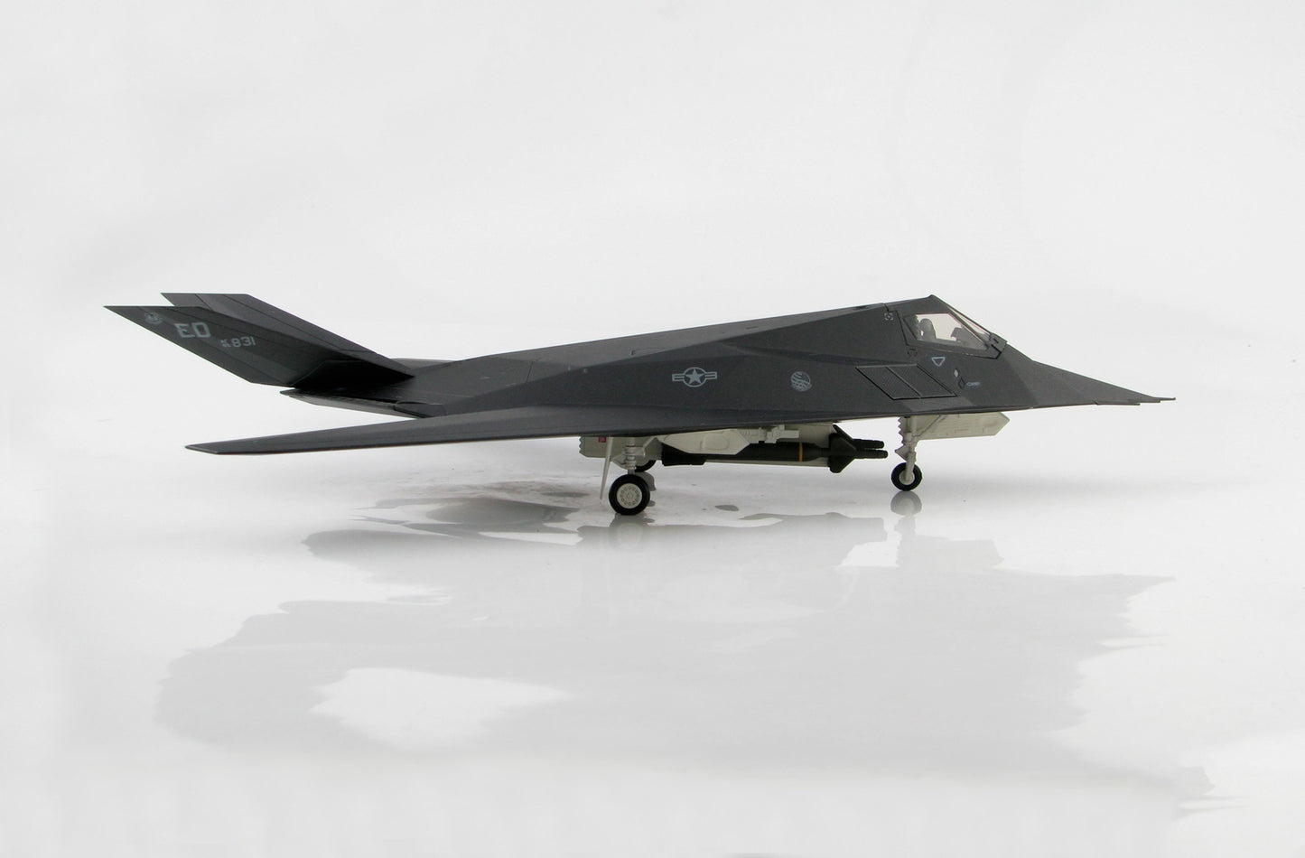 HOBBY MASTER Lockheed F-117A Nighthawk 85-831 1/72 diecast plane model aircraft