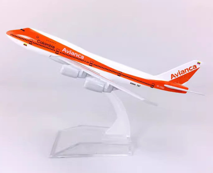 16CM Avianca Colombia Boeing 747-200 Passenger Airplane Diecast Aircraft Model