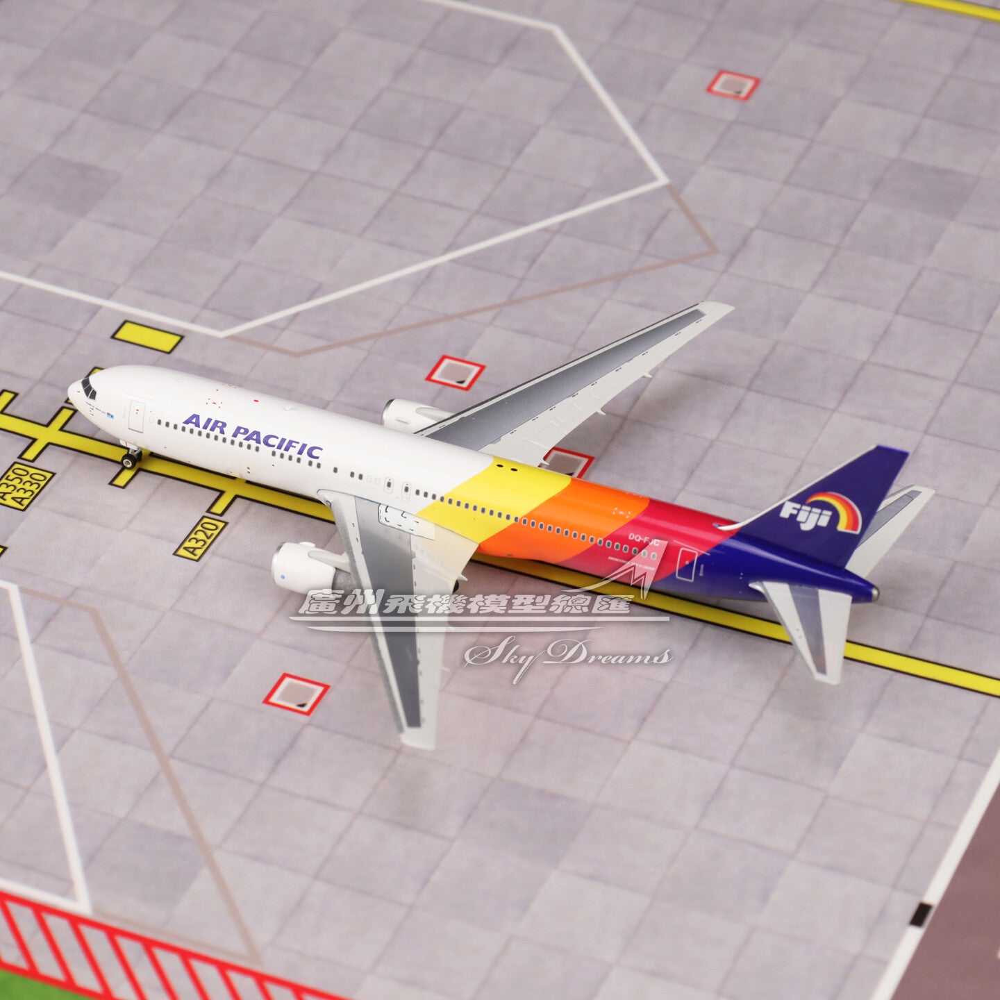1:400 Phoenix AIR PACIFIC BOEING 767-300ER Passenger Airplane Diecast Model