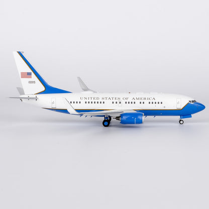 1:200 NGmodels USAF B737-700 C-40C 496484 Passenger Plane Diecast Plane Model