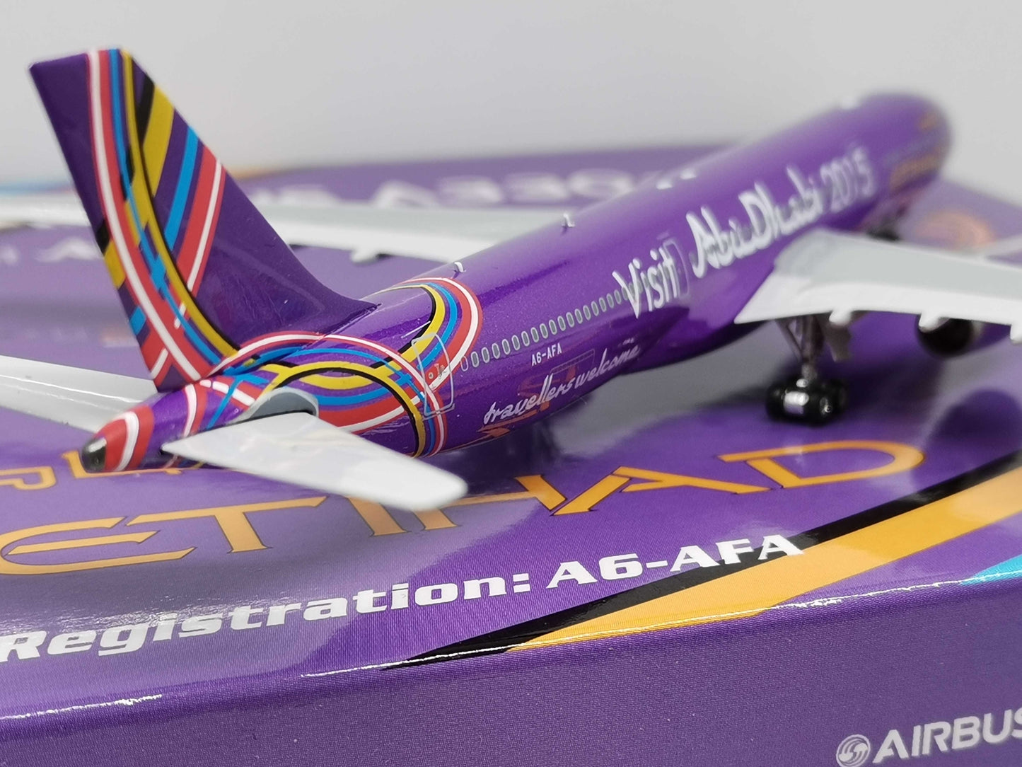 1:400 Phoenix ETIHAD AIRBUS A330-300 Airplane Diecast Aircraft Plane Model