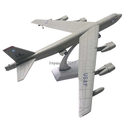 1:200 Boeing B-52 Stratofortress Fighter Plane Model Diecast Airplane Model