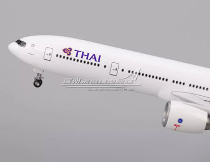 1:157 47CM THAI BOEING 777-300ER Airplane Landing Gear Resin Aircraft Model