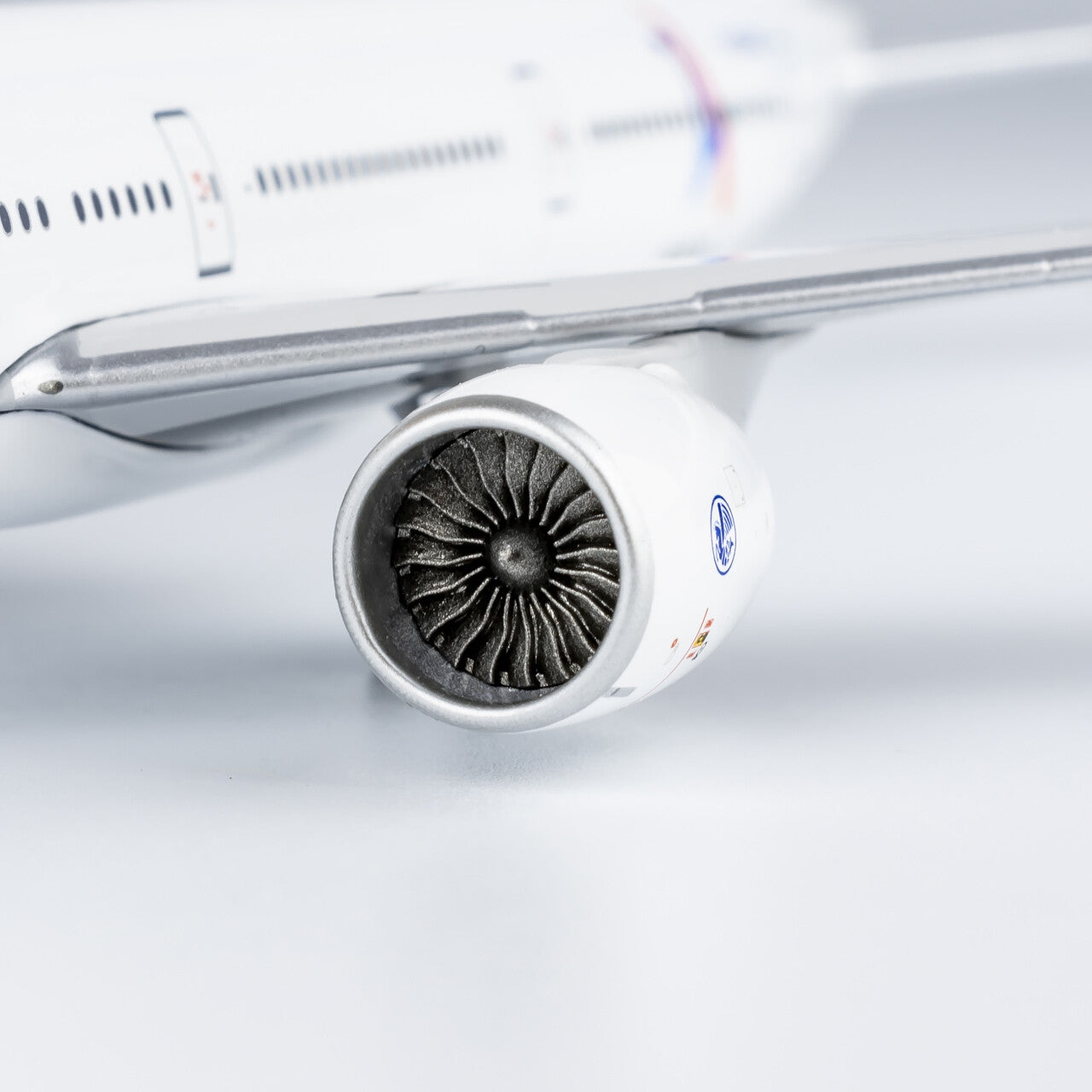1:400 NG Models Air France Passenger Plane B777-300ER Diecast Aircraft Model