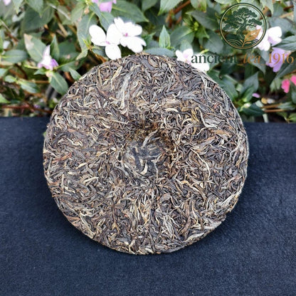 357g Yunnan Pu'er Tea Raw Tea Yi Wu Ancient Tree Tea Cake