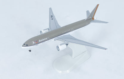 1:500 StarJets Asiana BOEING 777-200 Passenger Airplane Diecast Aircraft Model