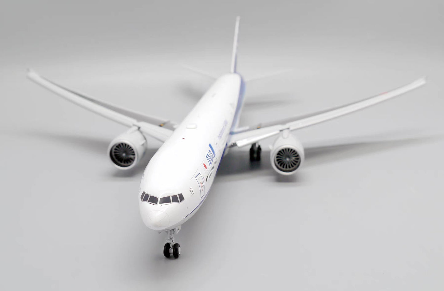 37CM 1:200 JC Wings ANA Boeing 777-300ER Passenger Airplane Diecast Model