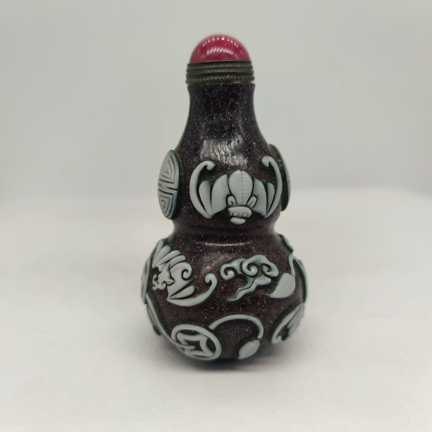 Chinese Beijing Carved Bat Exquisite Snuff Bottle Glass Box Overlay Snuffbox Art