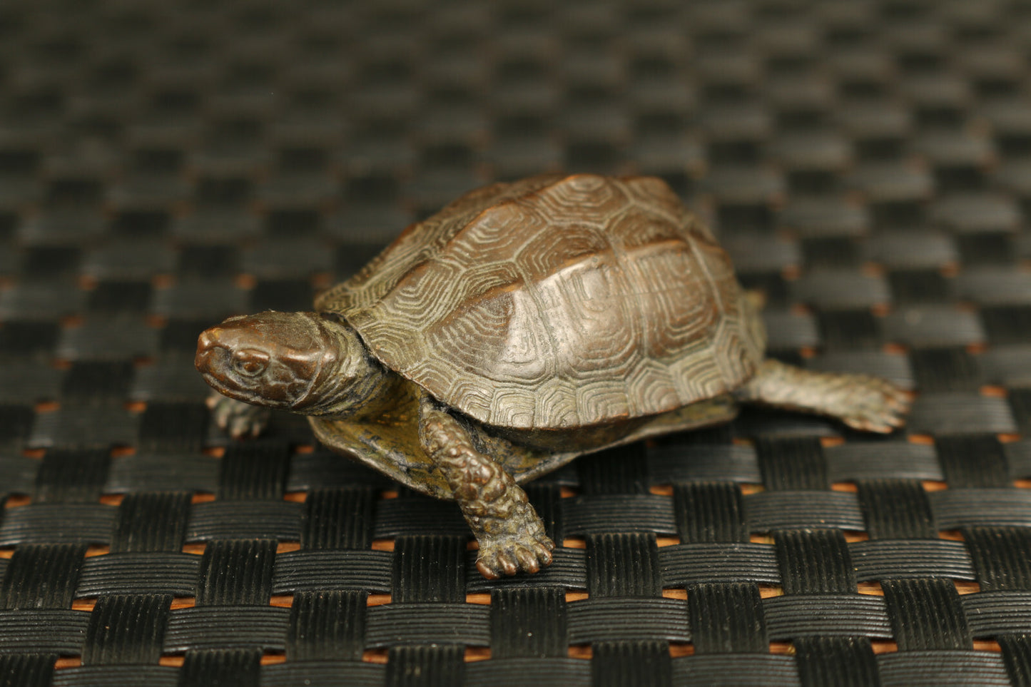Chinese bronze hand casting tortoise Turtle figure statue Tea pet