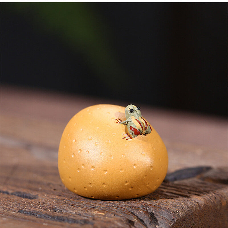 Chinese Yixing Zisha Pottery Duan Clay Lovable Orange Animal Frog Tea Pet Statue