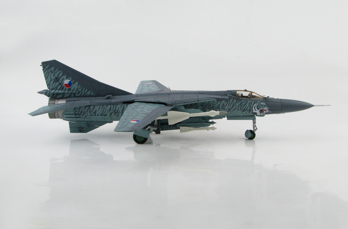 MIG-23MLD Bort 4644, Czech AF, CIAF' Air Show 1999 1/72 diecast plane model
