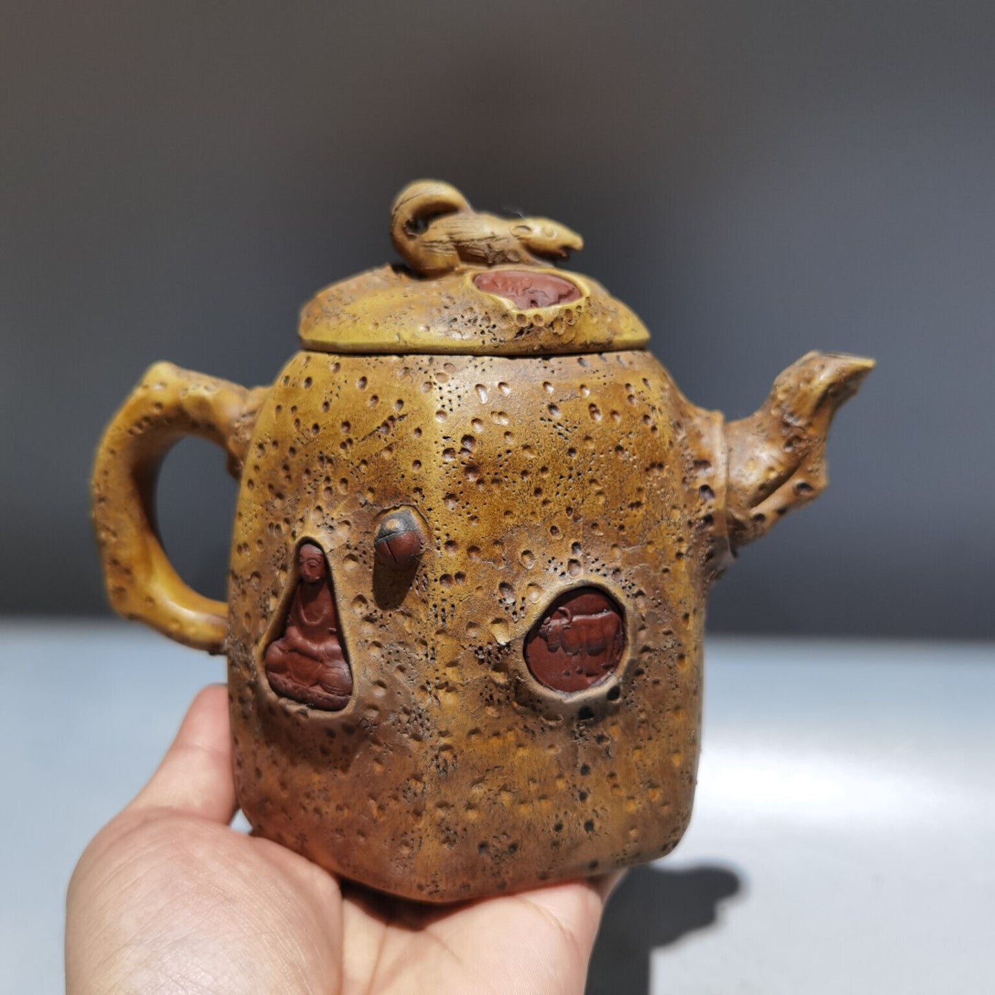 Chinese Yixing Zisha Clay Handmade Exquisite Teapot （六方松鼠壶 低款：时大彬)