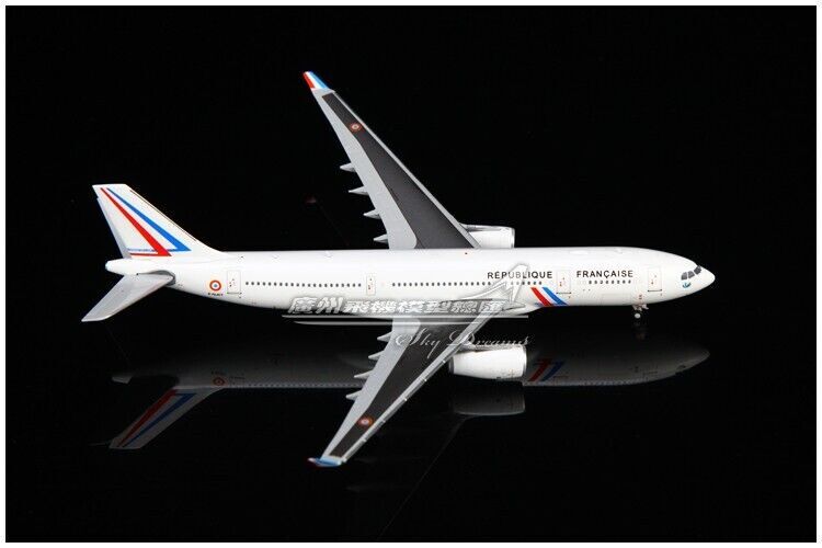 1:400 JC Wings France Air Force AIRBUS A330-200 Passenger Airplane Diecast Model