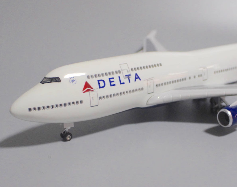 1:150 47CM DELTA BOEING 747-400 Airplane Plane Landing Gear Resin Aircraft Model