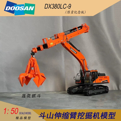 1:50 DOOSAN DX380LC -9C Telescopic Boom Excavator Contruct Machine Diecast Model