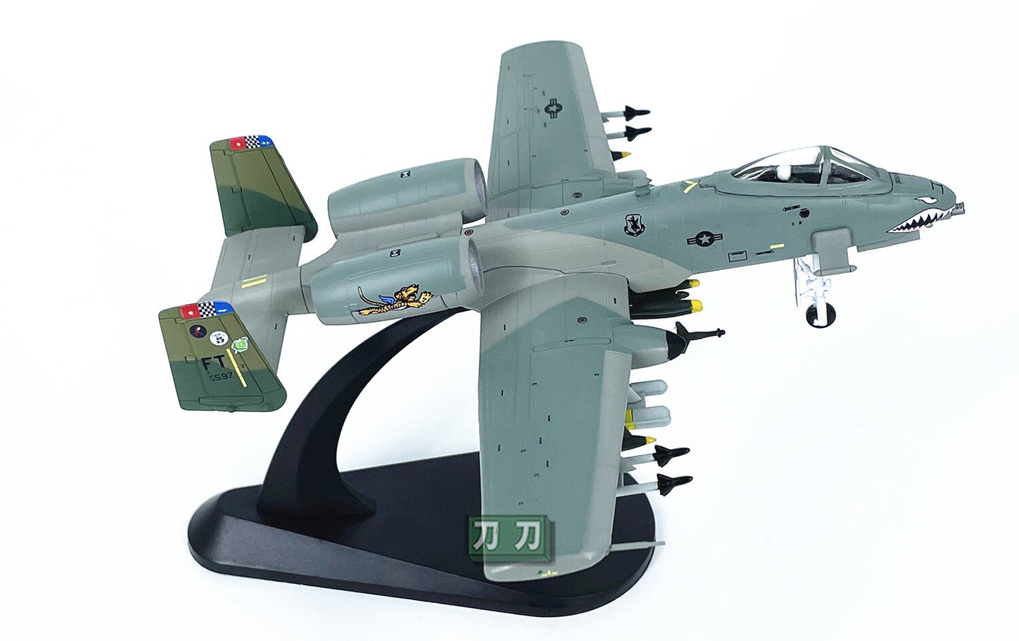1:100 WLTK USA A-10 Attack Fighter Plane Diecast Military Aircraft Model