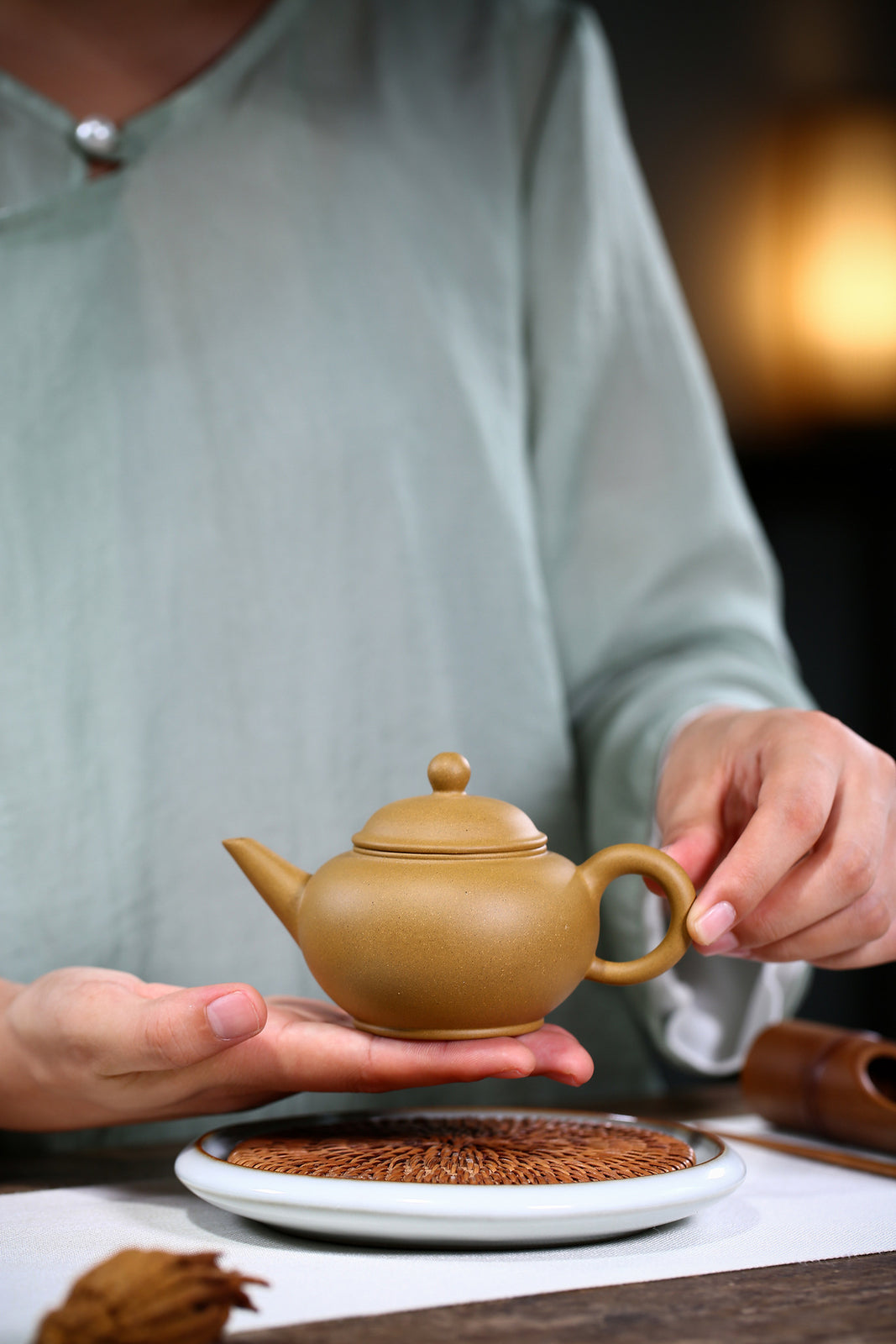 6.2" China Yixing Zisha Pottery Gold Section Clay Hand-made 160ML Kung Fu Teapot
