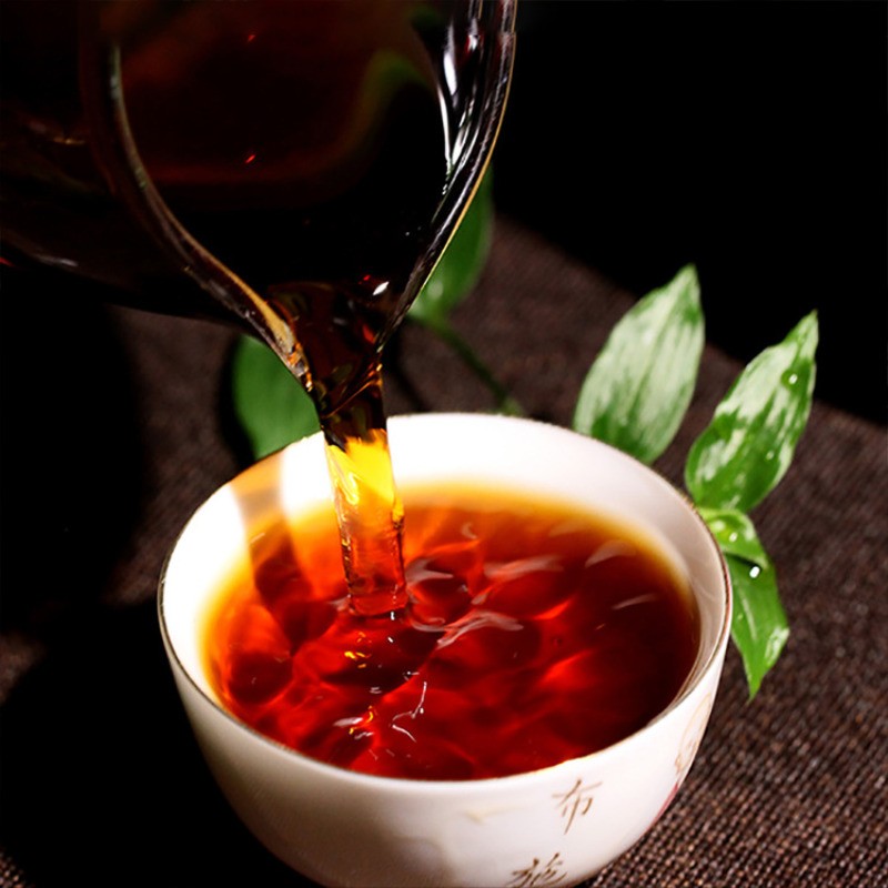 200g Yunnan Royal Court Jinya 2009 Glutinous Aroma Pu'er Tea Ripe Tea Cake