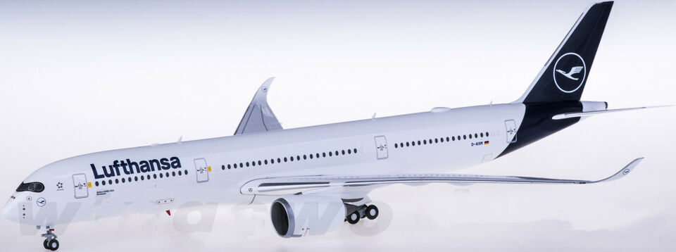 1:200 34CM Herpa Lufthansa AIRBUS A350-900 Passenger Airplane ABS Plastic Model