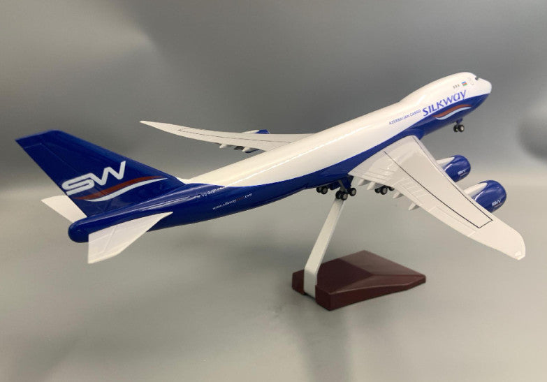 1:160 47CM Silkway BOEING 747-8 Plane Airplane Landing Gear Resin Aircraft Model