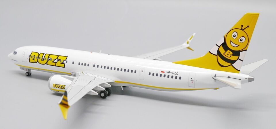 1:200 JC Wings BUZZ BOEING 737 MAX 8 Passenger Airplane Diecast Aircraft Model