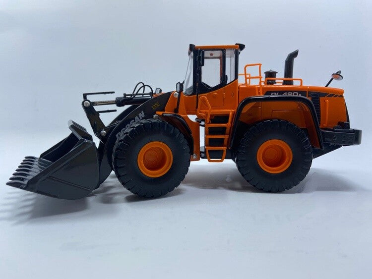 1:40 23CM DOOSAN DL420A Wheeled Loader Contruct Machine Equipment Diecast Model