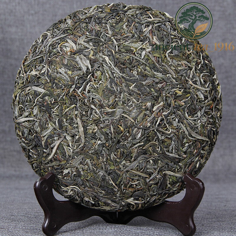 Raw Pu'er Tea Yunnan Ancient Tree Natural Green Tea Cake 357g