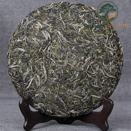 Raw Pu'er Tea Yunnan Ancient Tree Natural Green Tea Cake 357g