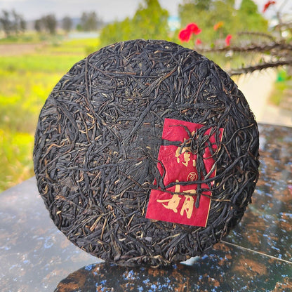 200G Pu'er Tea Cake Tea Yunnan Pu'er Raw Tea Cake Menghai Purple Bud Tea -