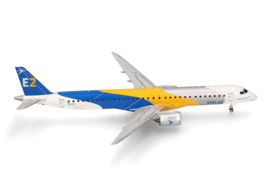 1:200 Herpa Embraer ERJ-195E2 Passenger Airplane ABS Plastic Aircraft Model