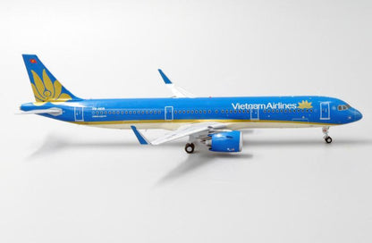 1:200 JC Wings Vietnam Airlines AIRBUS A321neo Airplane Diecast Aircraft Model