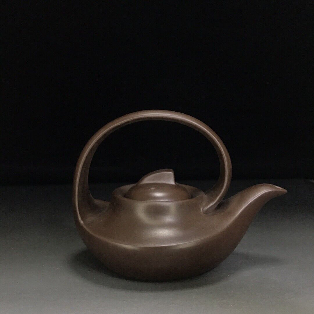 Chinese Yixing Zisha Clay Handmade Exquisite Teapot （曲壶 底款：如图）