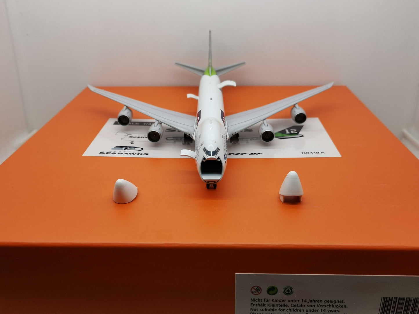1:400 JC Wings SEAHAWKS BOEING B747-8F Passenger Airplane Diecast Aircraft Model