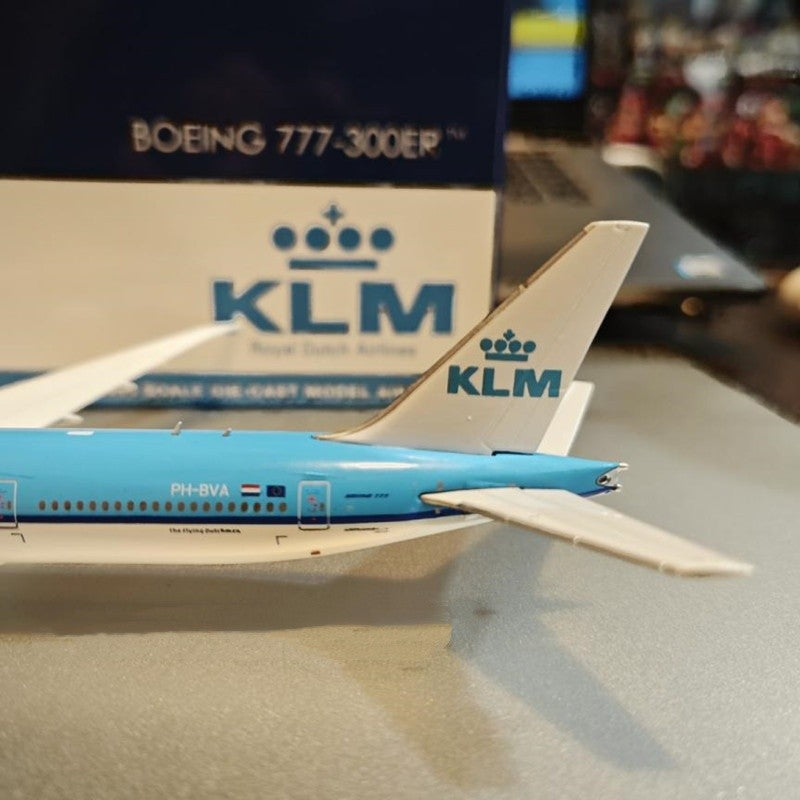 1:400 Geminijets KLM Boeing 777-300ER PH-BVA Passenger Airplane Diecast Model